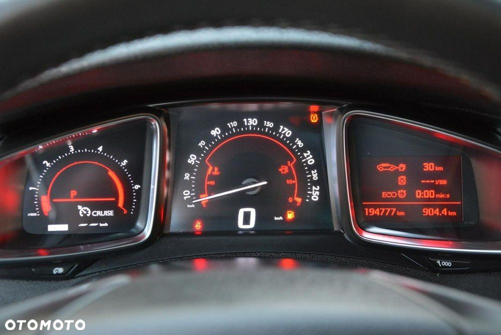 Citroën DS5 2.0 BlueHDi SoChic - 28