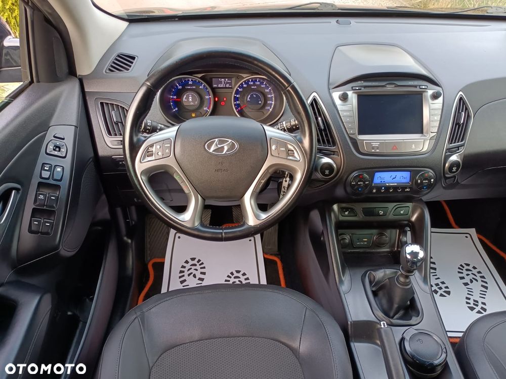 Hyundai ix35 1.7 CRDi 2WD blue Finale Gold - 22