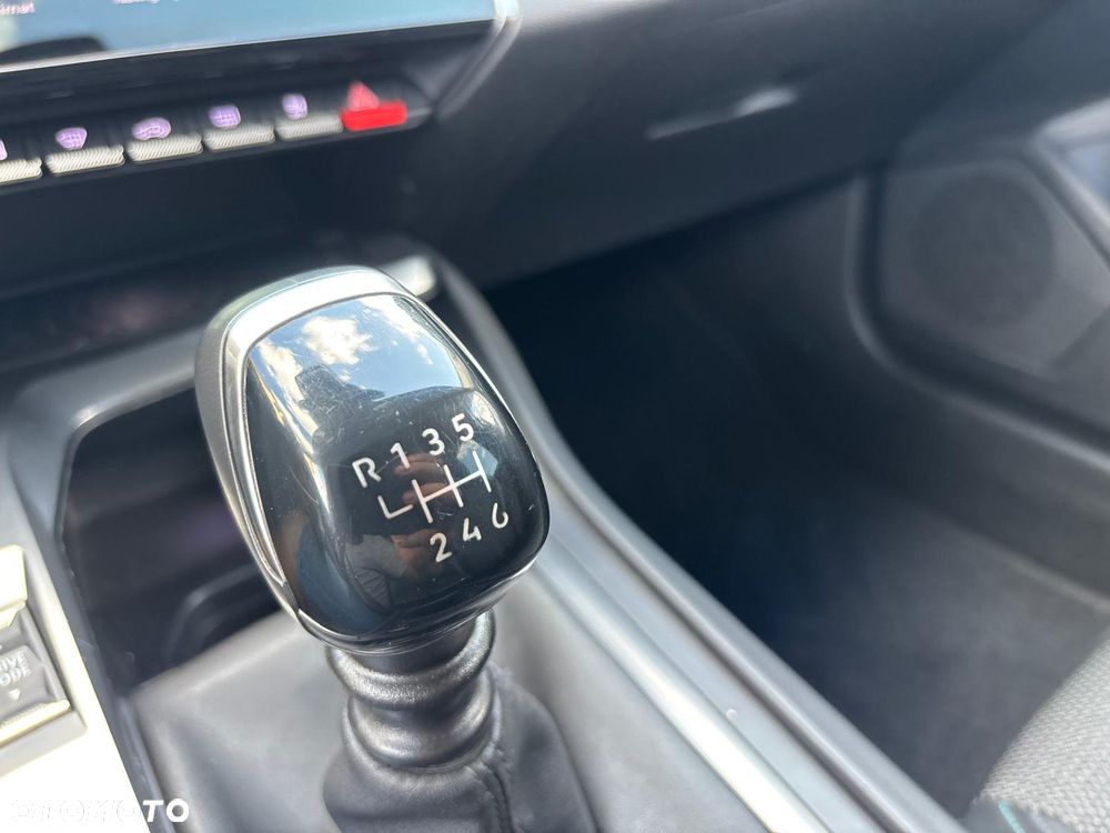 Peugeot 308 1.5 BlueHDi Allure S&S - 29