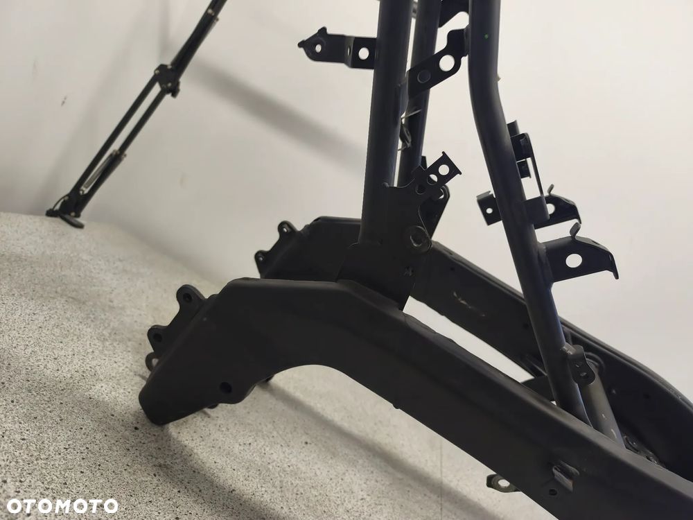 Rama z dokumentami Yamaha R125 R 125 2023 - 17