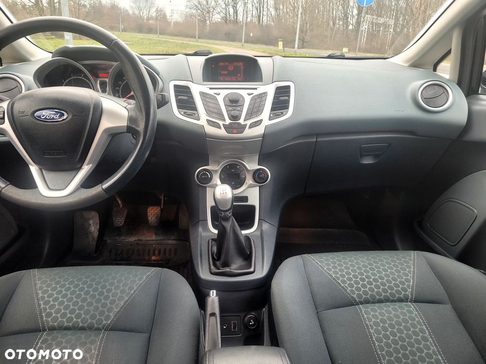 Ford Fiesta 1.6 Titanium - 8