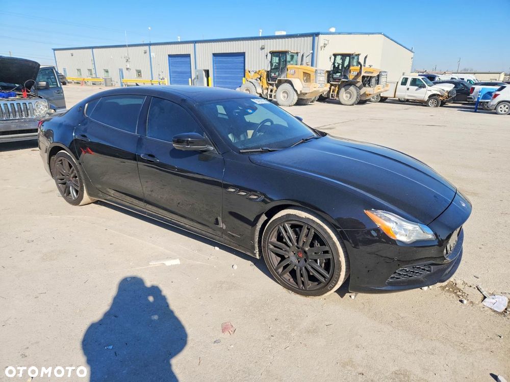 Maserati Quattroporte - 5