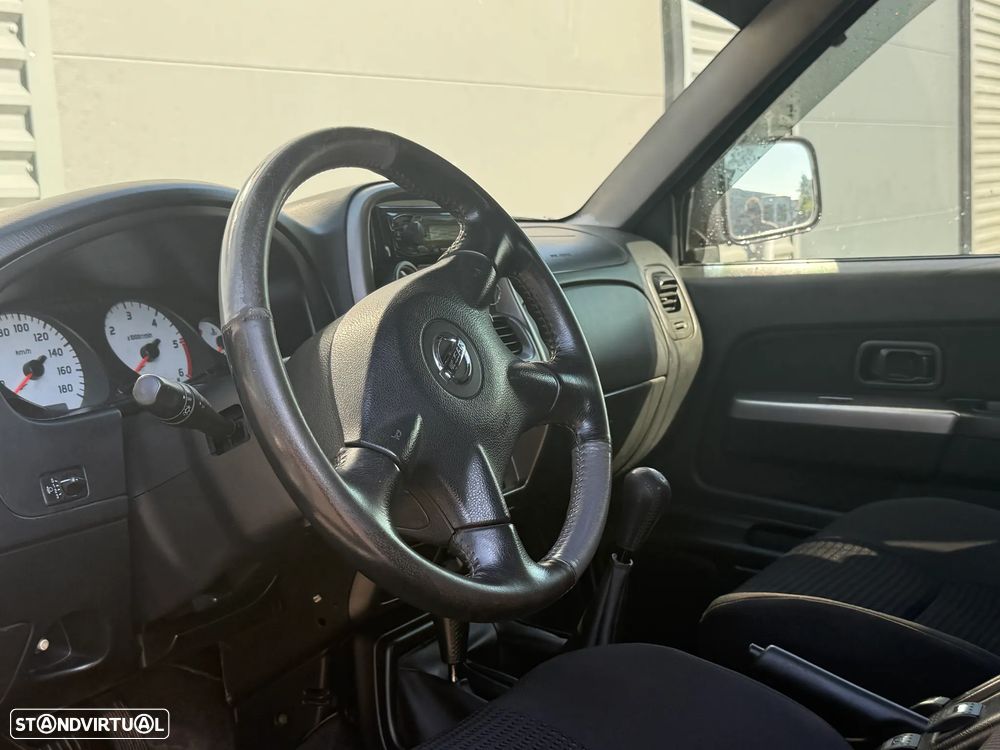 Nissan Pick Up - 9