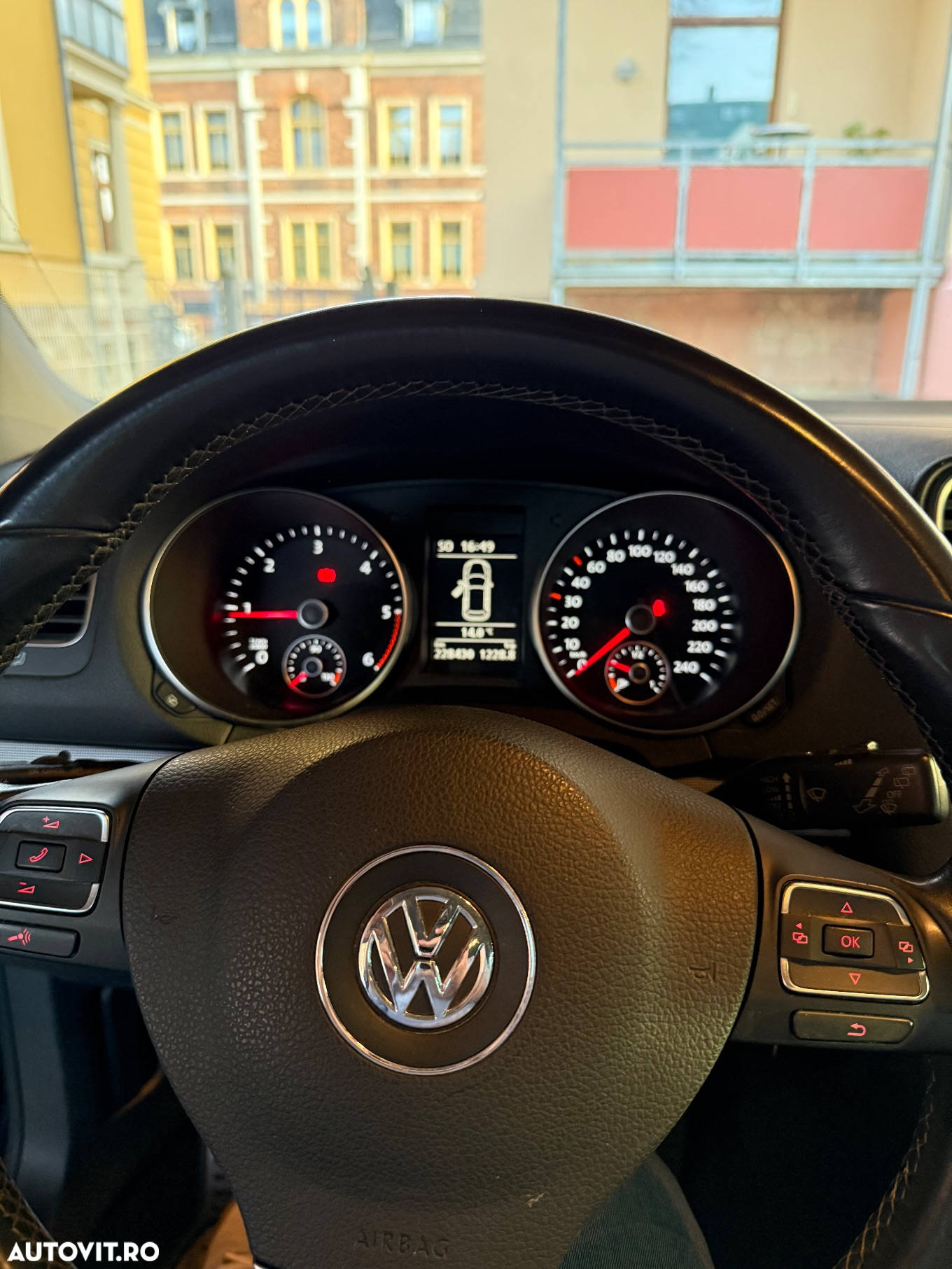 Volkswagen Golf 1.6 TDI BMT Comfortline - 13