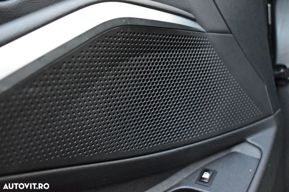 BMW Seria 3 330e Aut. Sport Line - 17