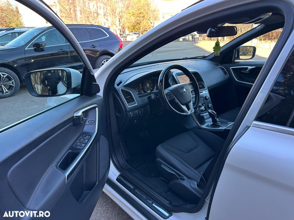 Volvo XC 60 D4 AWD Geartronic Momentum - 10