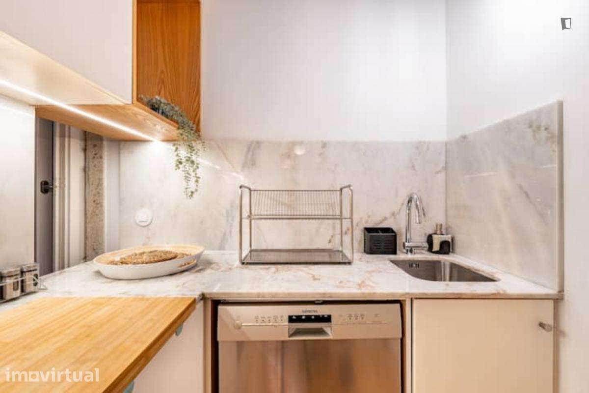 Apartamento com 1 quartos - localizado em Sé Porto - Grande imagem: 3/31