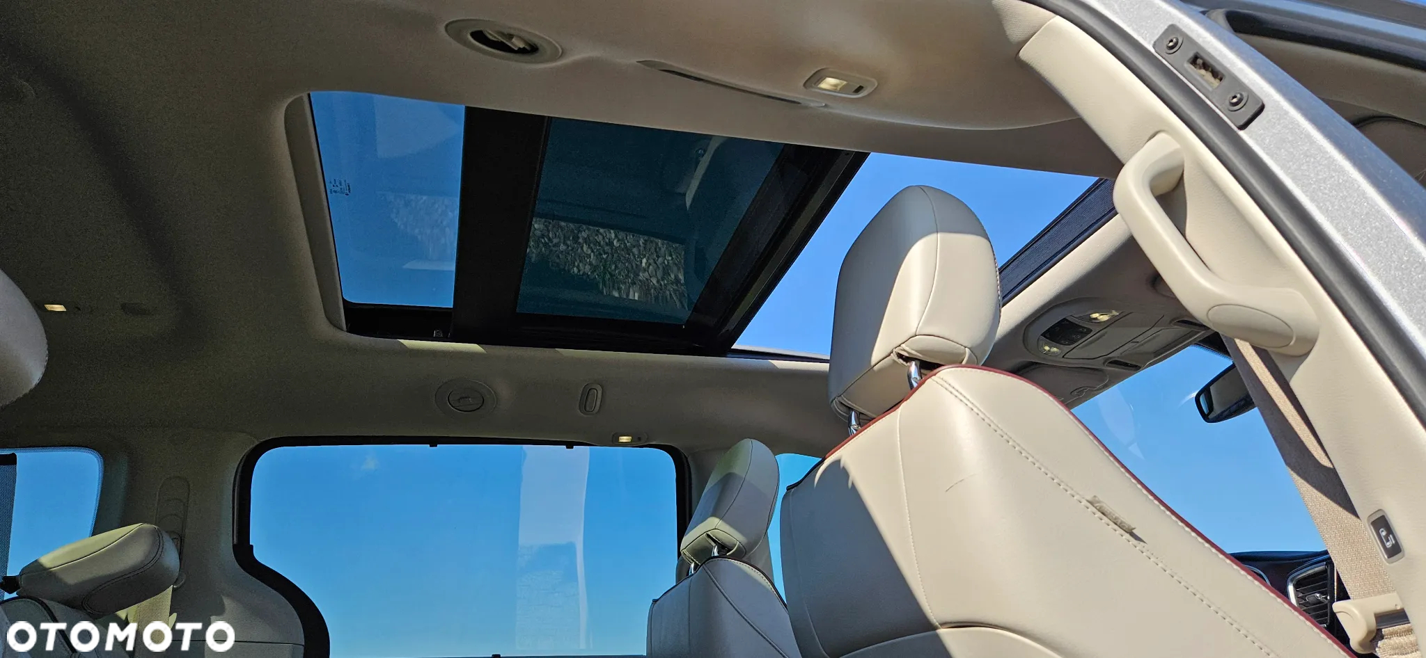 Chrysler Pacifica - 11
