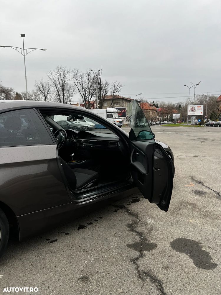 BMW Seria 3 320d - 12