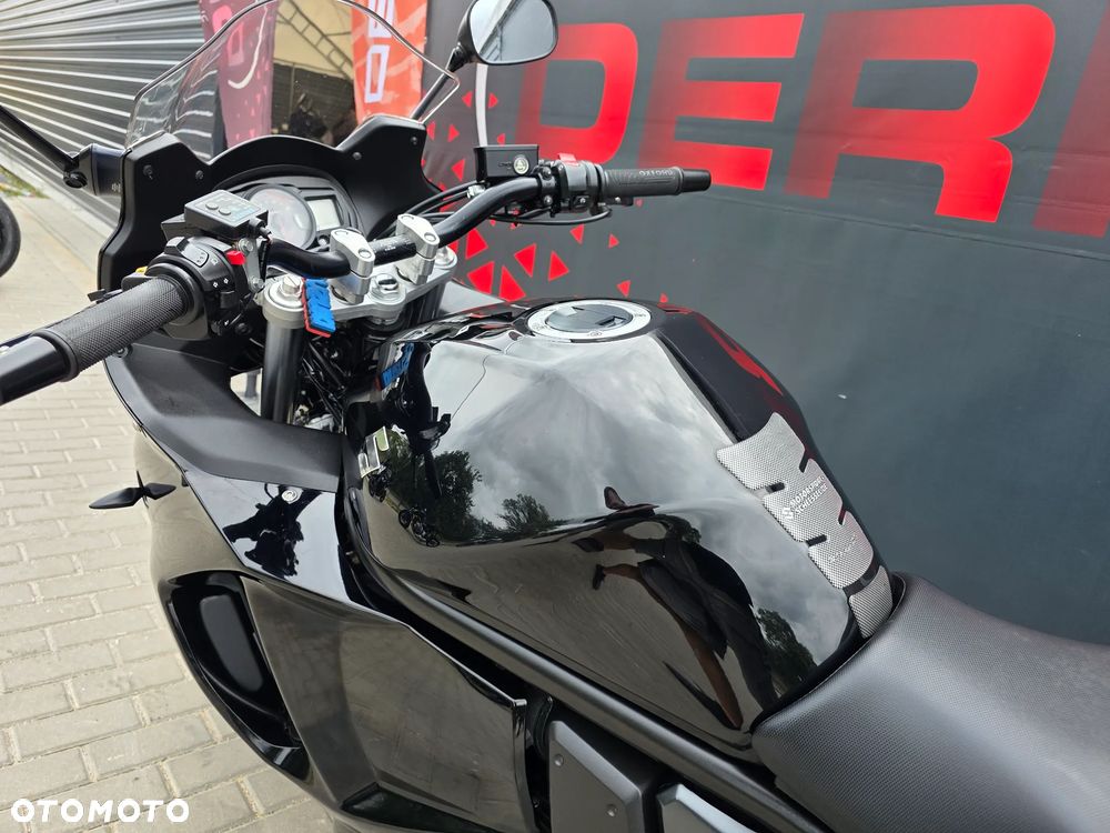 Suzuki GSX - 8