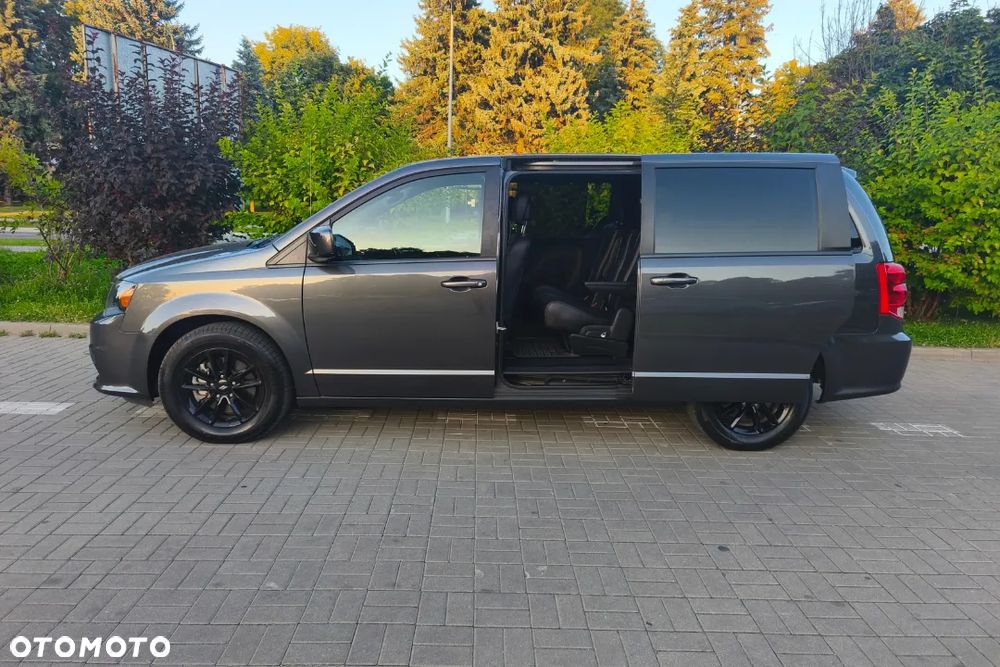 Dodge Grand Caravan 3.6 R/T - 37