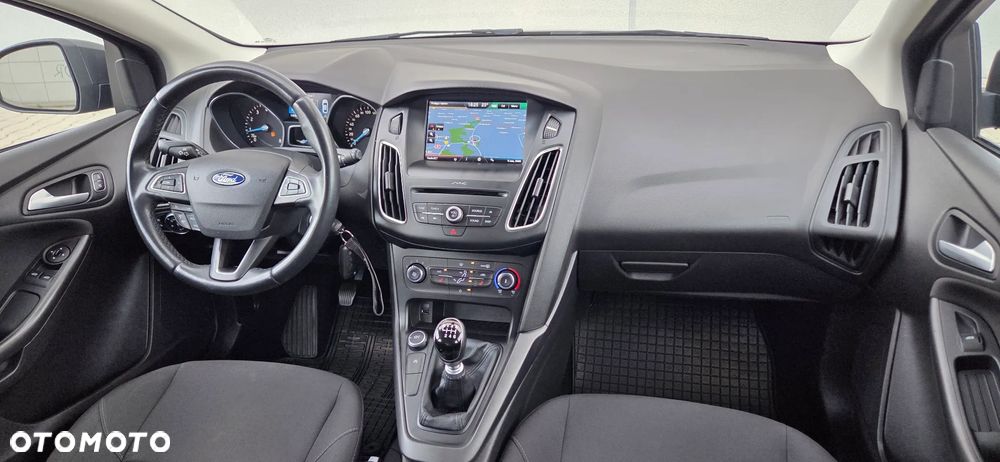 Ford Focus 1.0 EcoBoost Titanium - 25
