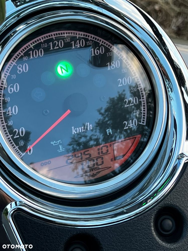 Suzuki Intruder - 22