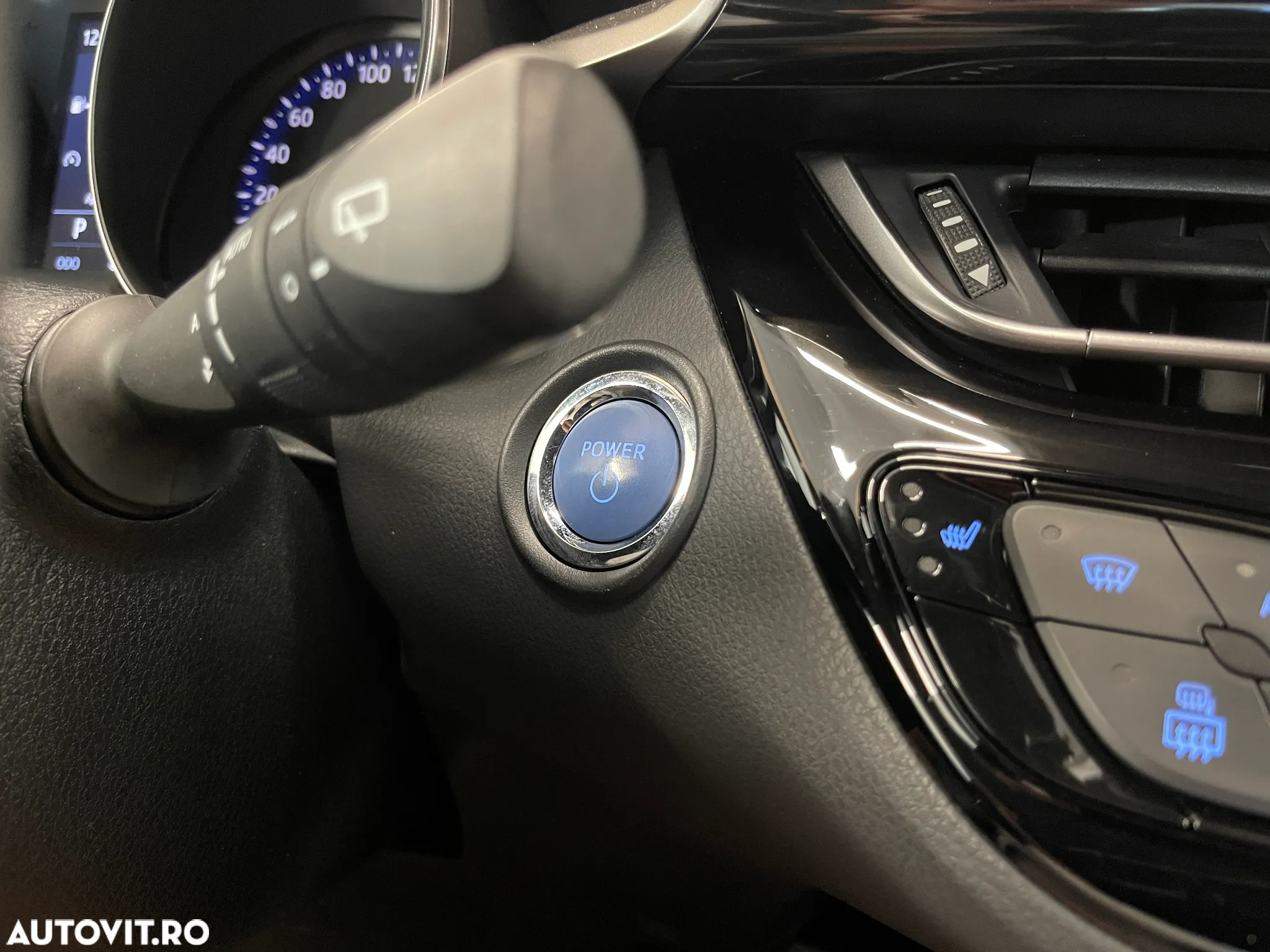 Toyota C-HR 2.0 Hybrid Lounge - 19