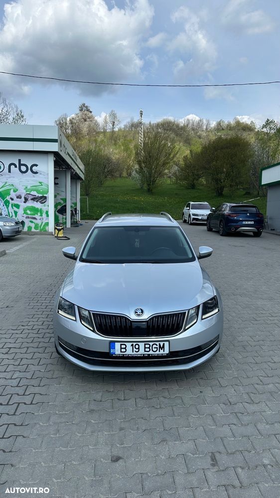 Skoda Octavia 2.0 TDI DSG Style - 2