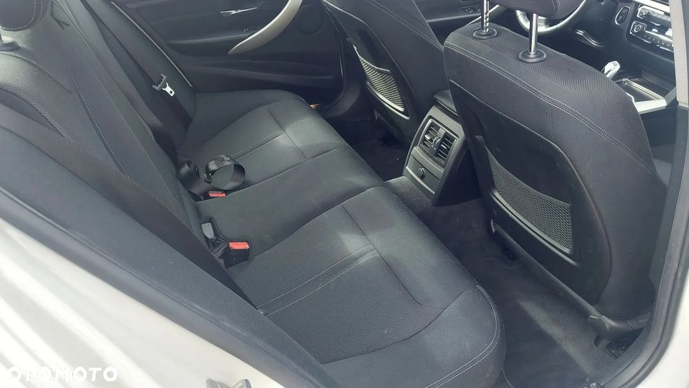BMW Seria 3 318i Advantage - 7