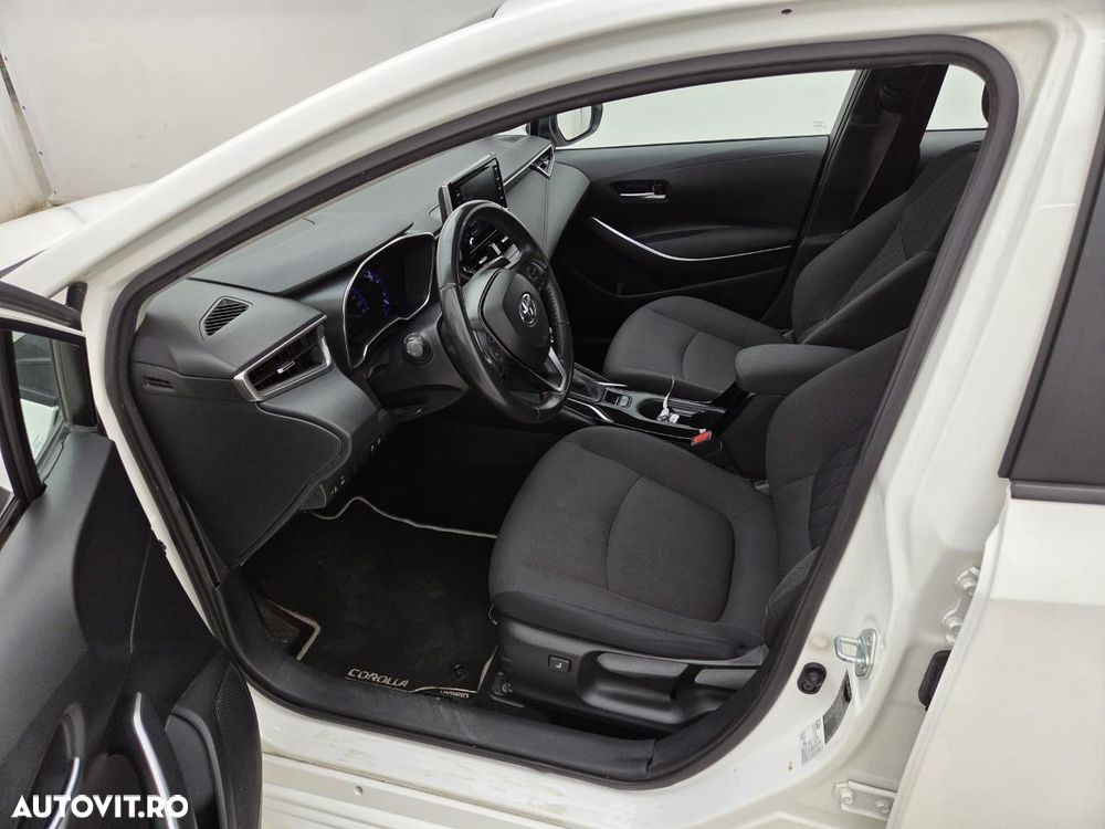 Toyota Corolla 1.8 HSD Business - 8