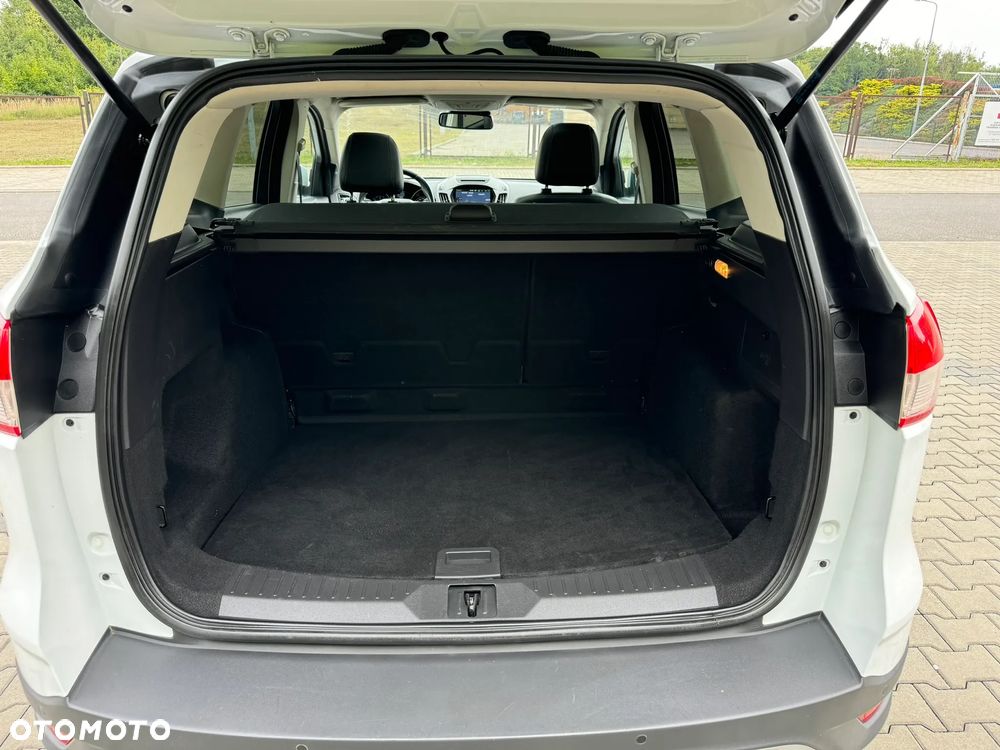 Ford Kuga 2.0 TDCi 2x4 Titanium - 17