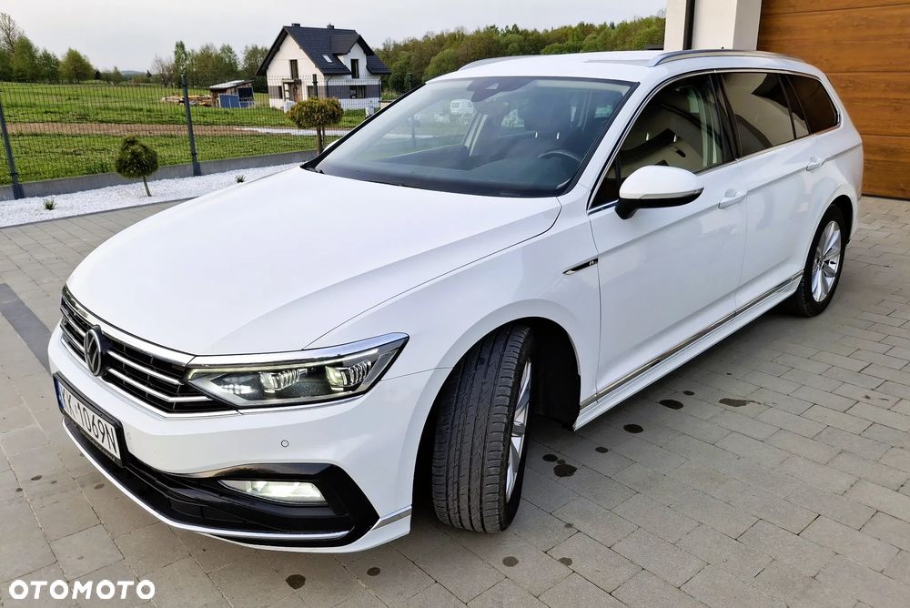 Volkswagen Passat Variant 2.0 TDI SCR DSG 4Motion Elegance - 19