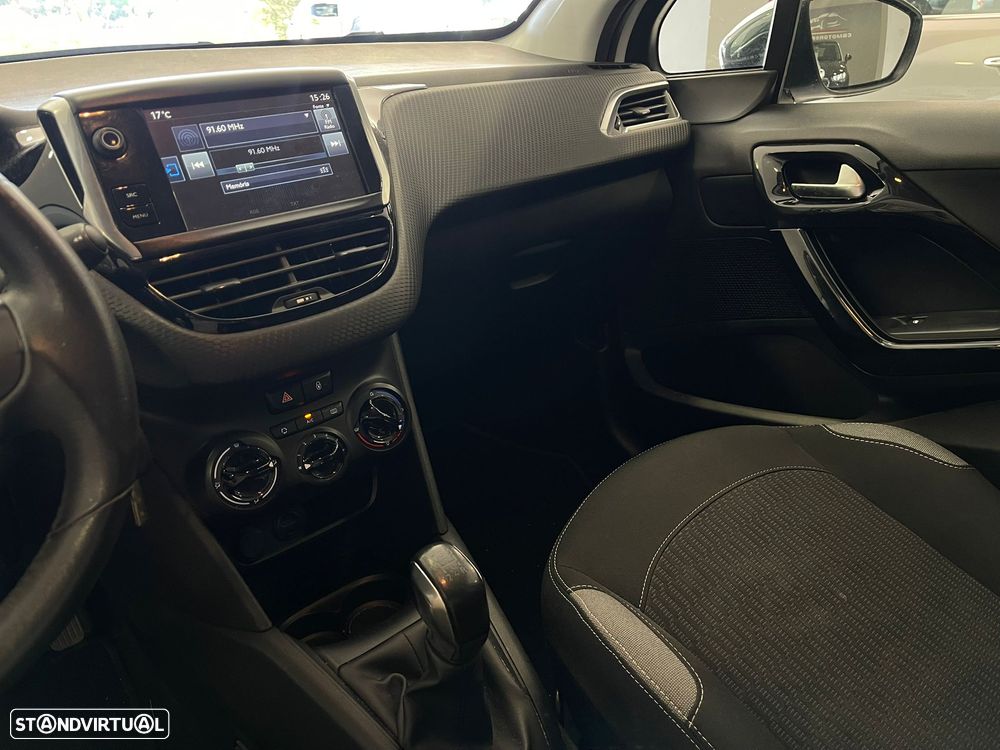 Peugeot 208 1.2 PureTech Style - 8