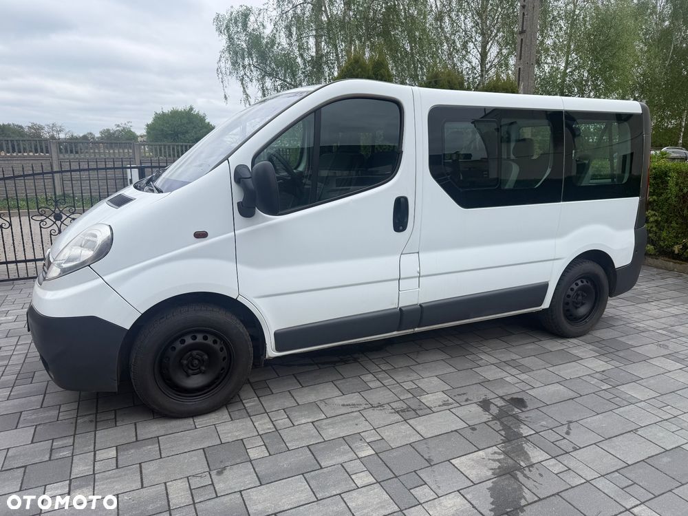 Opel Vivaro - 1