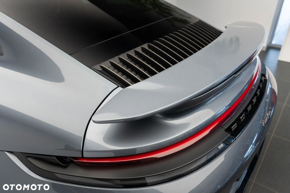 Porsche 911 Turbo S - 40