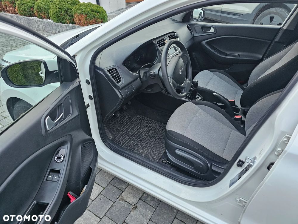 Hyundai i20 1.2 Classic + - 9