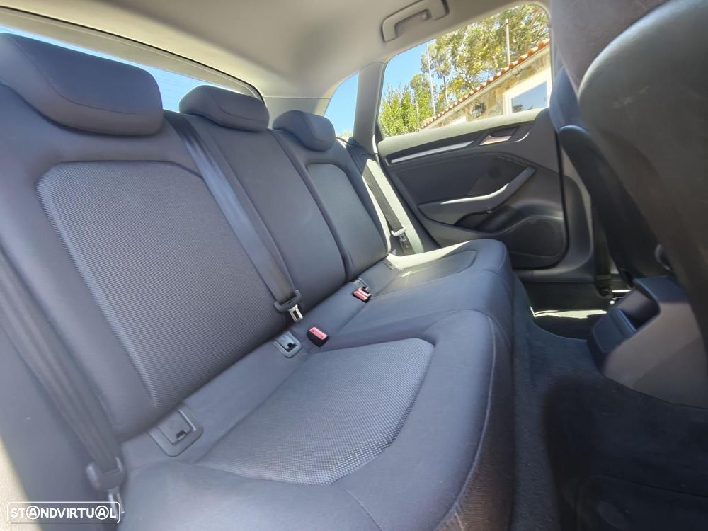 Audi A3 Sportback 1.6 TDI Design - 44