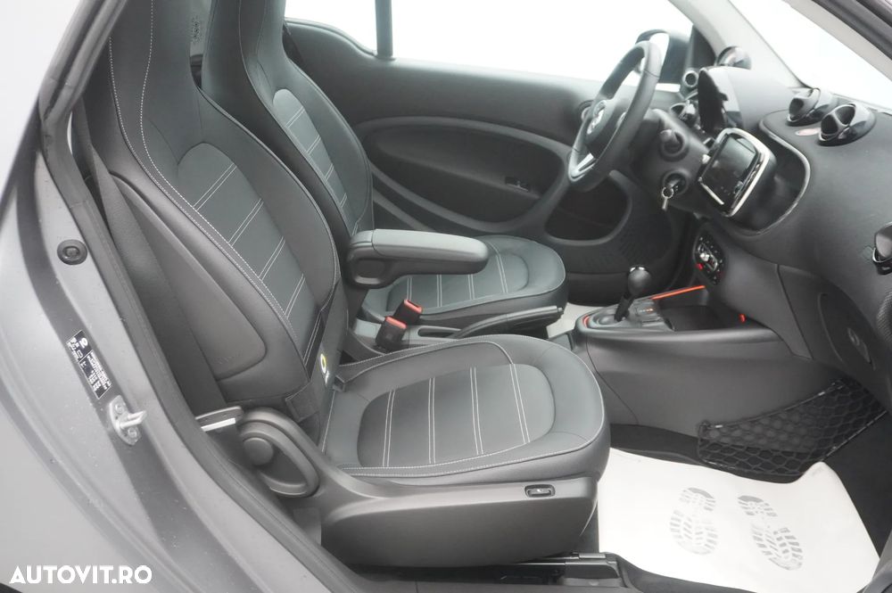 Smart Fortwo EQ - 10