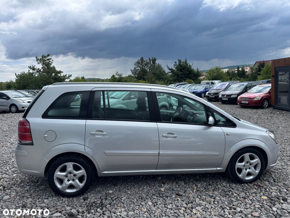 Opel Zafira 1.9 CDTI Cosmo - 4