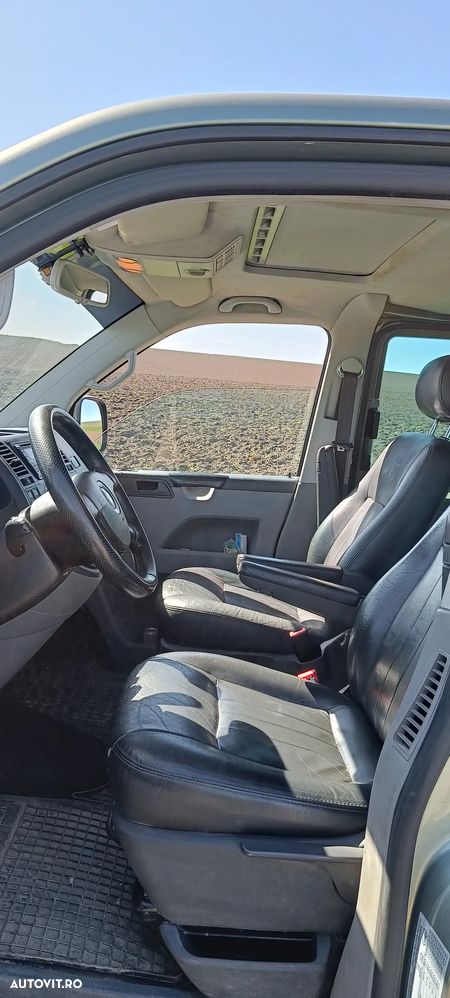 Volkswagen Caravelle - 6