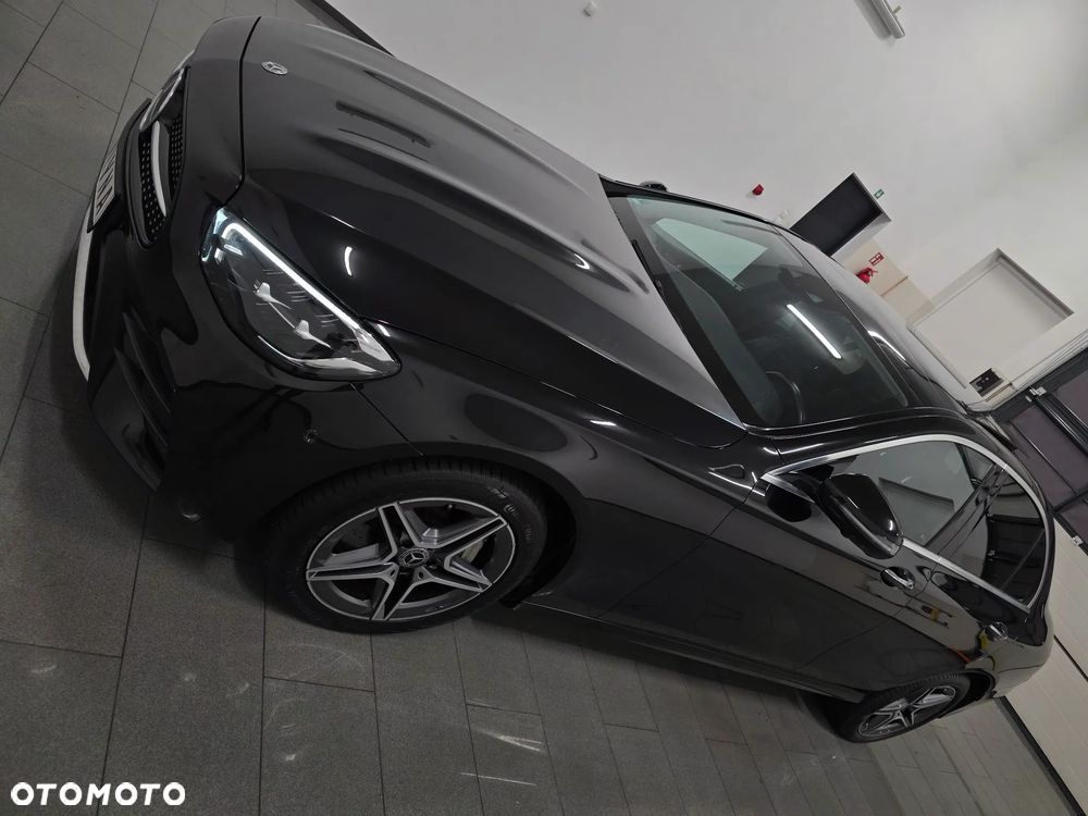 Mercedes-Benz Klasa E 300 4Matic 9G-TRONIC AMG Line - 4