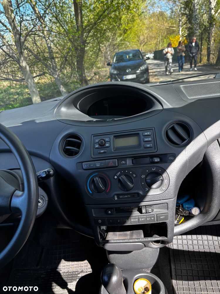 Toyota Yaris - 14