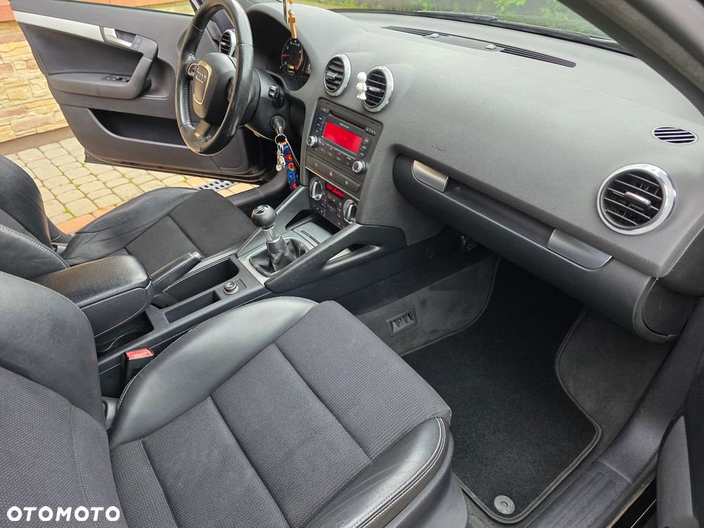 Audi A3 Sportback 1.6 S line Sportpaket (plus) - 17