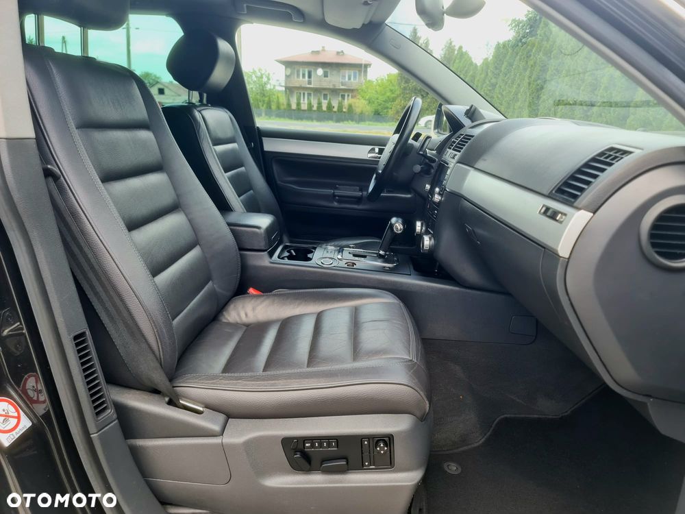 Volkswagen Touareg 3.2 V6 Automatik Individual - 25
