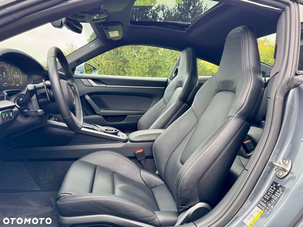 Porsche 911 Carrera PDK - 19