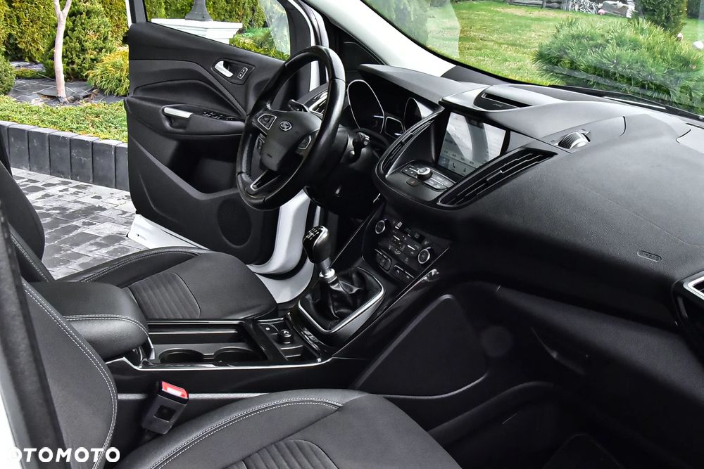 Ford Kuga 2.0 TDCi 4x4 Titanium - 26