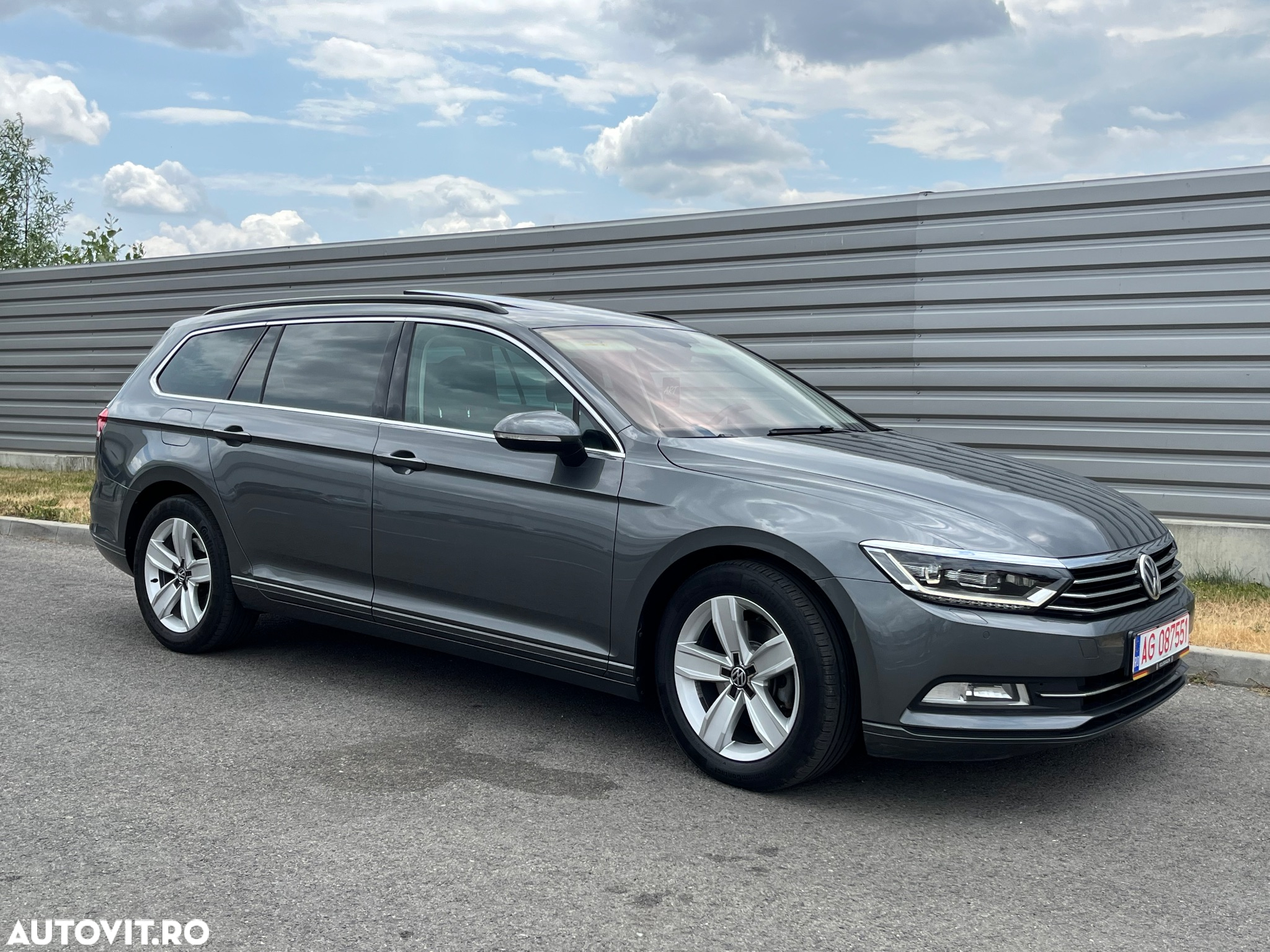 Volkswagen Passat - 14