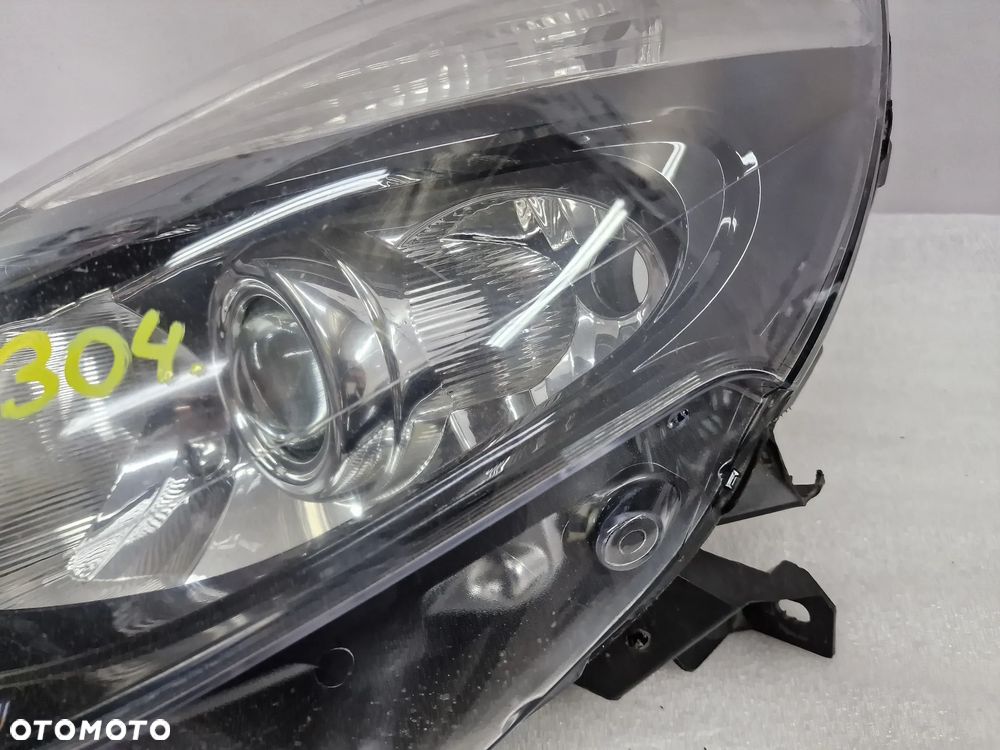 RENAULT CLIO 3 III LIFT 09-12 LEWA LAMPA PRZEDNIA PRZÓD SOCZEWKA , NR 260107046R , NR AUKCJI LA304 - 7