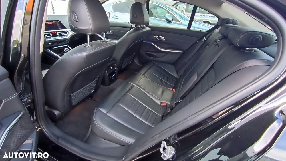 BMW Seria 3 320d xDrive AT MHEV - 14