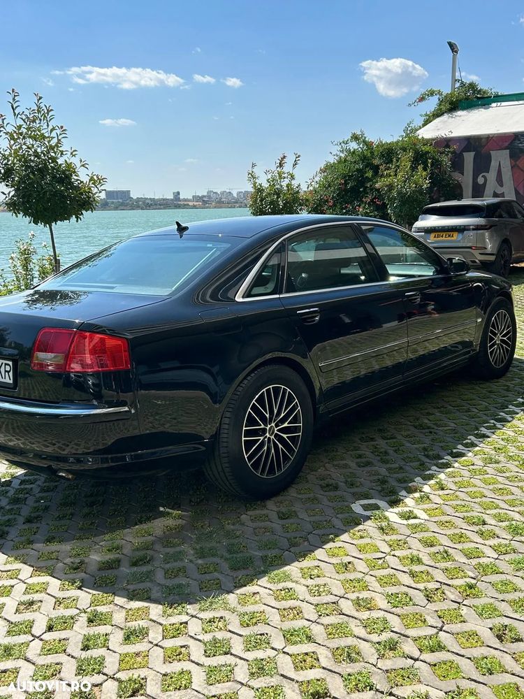 Audi A8 - 1