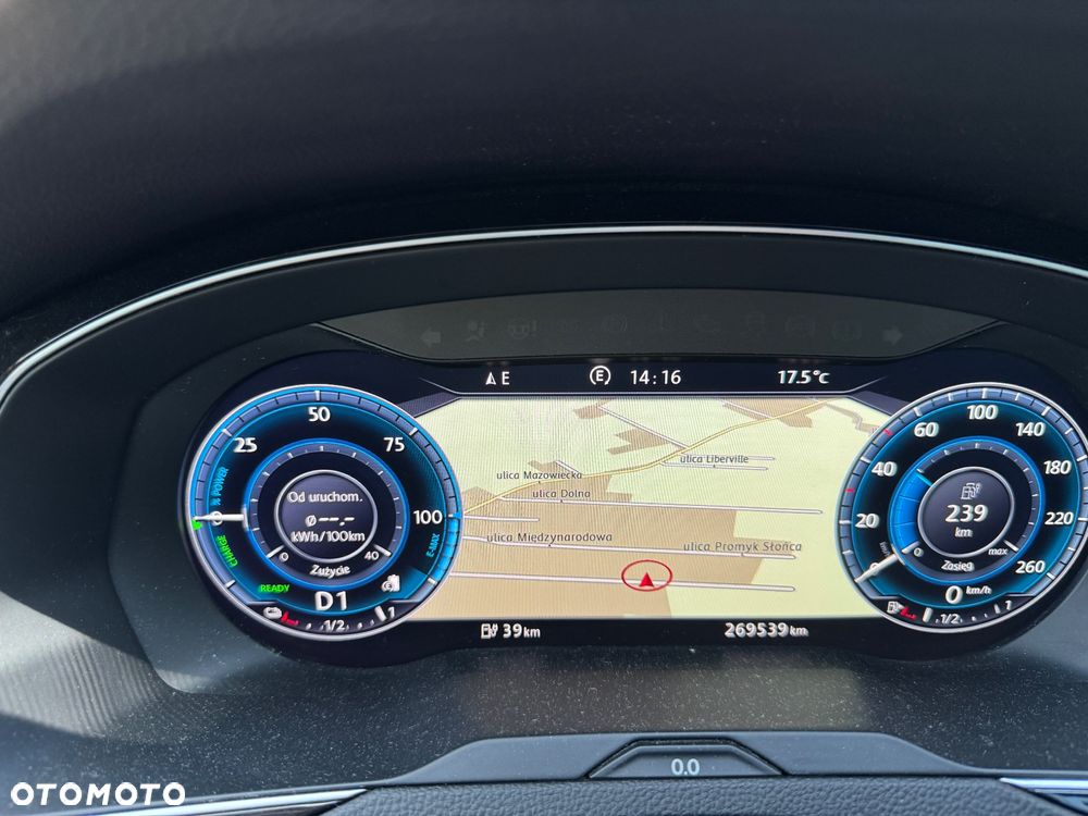 Volkswagen Passat - 16