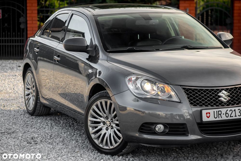 Suzuki Kizashi 2.4 Sport 4WD CVT - 2