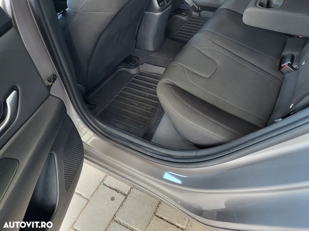 Hyundai Elantra 1.6 l 123 CP CVT Highway - 20