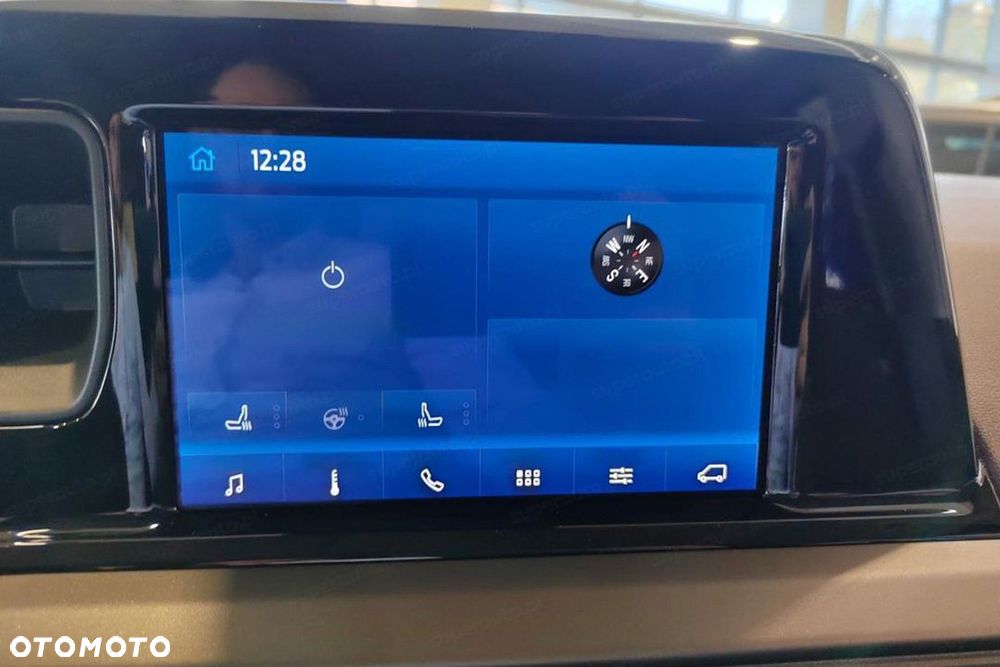 Ford Tourneo Courier - 12