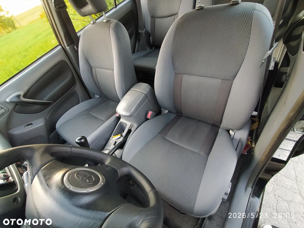 Toyota RAV4 D-4D 4x4 Executive - 16