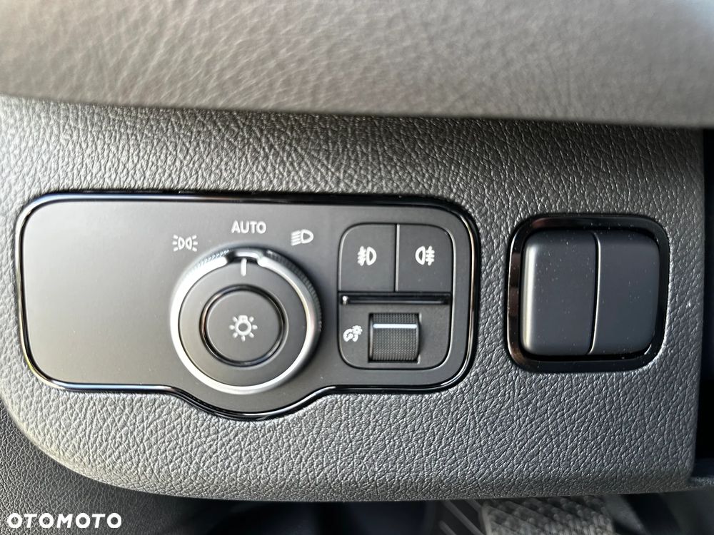 Mercedes-Benz Sprinter - 14