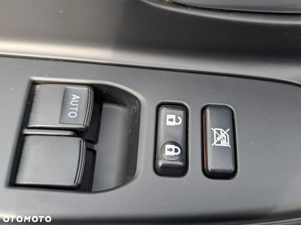 Toyota Yaris Hybrid 100 Premium - 29