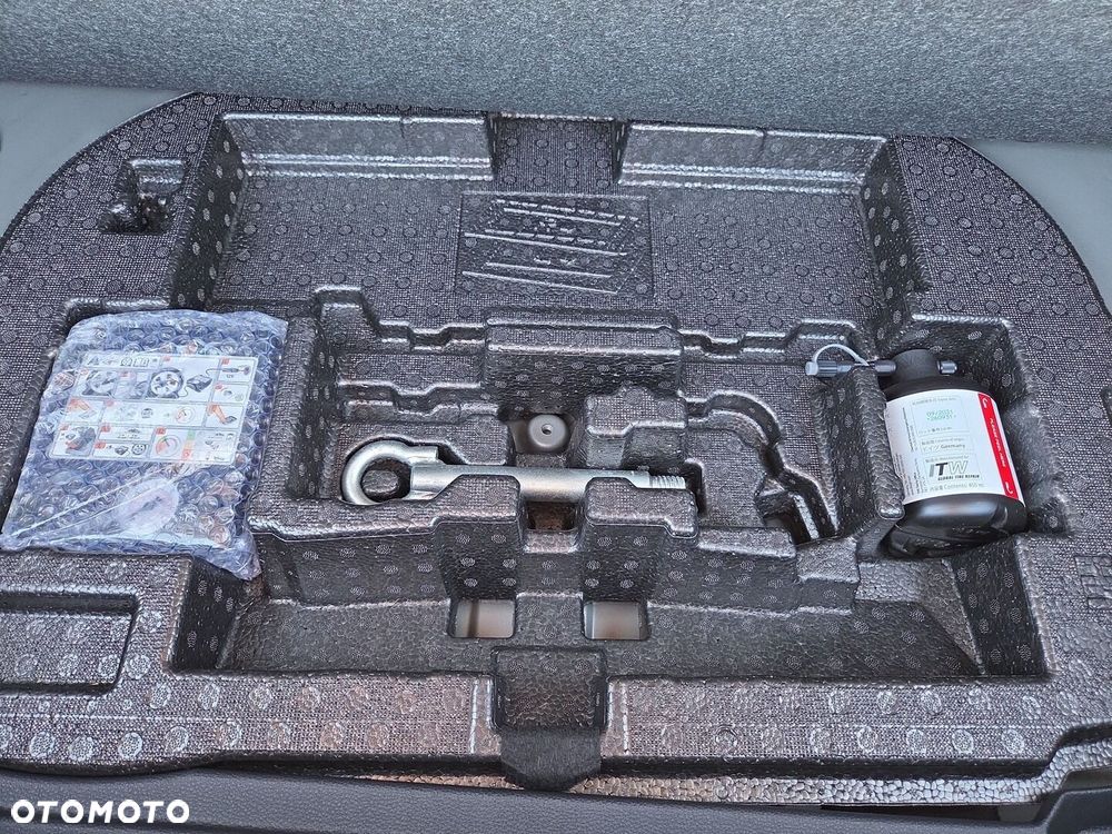 Toyota Corolla 1.8 Hybrid Style - 26