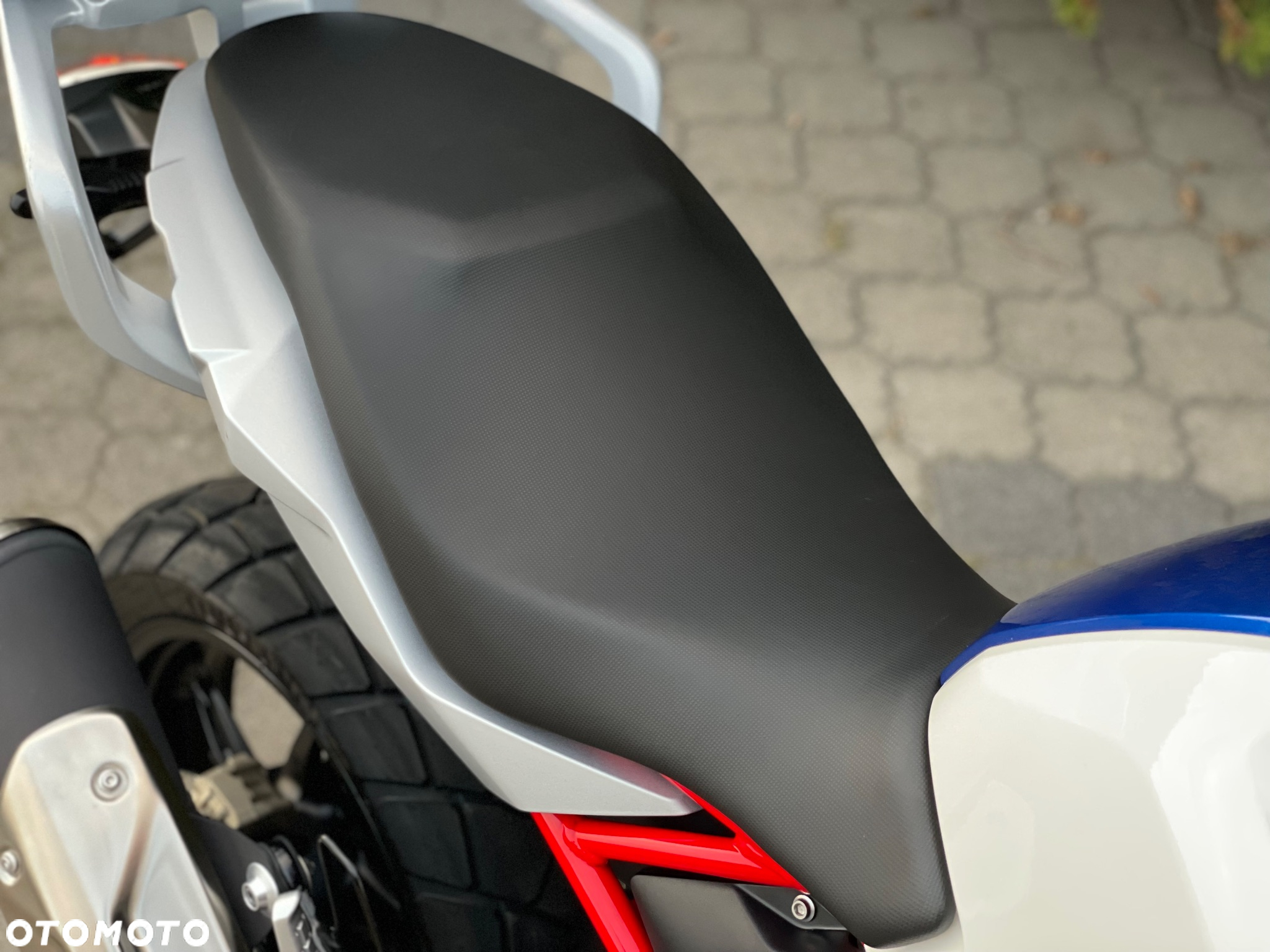 BMW G - 19